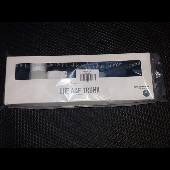 Abercrombie and Fitch Trunk set size XS NIP - Picture 3 of 6